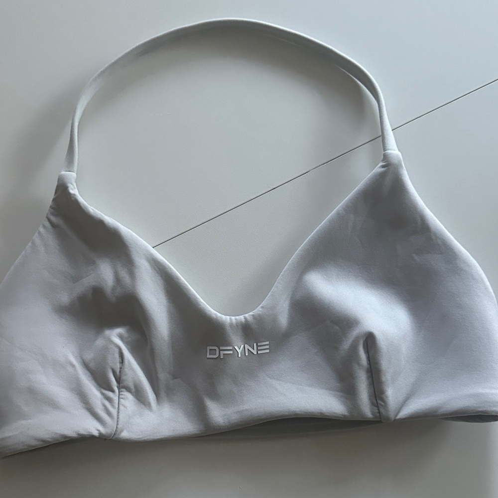 DFYNE Women's White Top